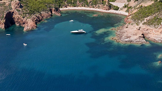 slider-activites-excursion_calanques-location_appartement-saint_raphael-cote_d_azur-residence_le_mediterranee